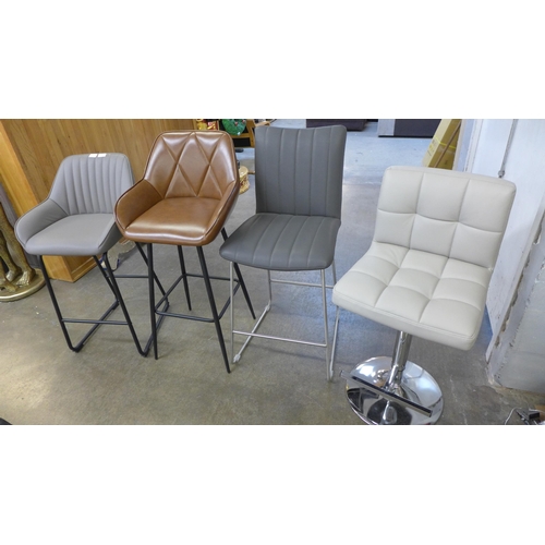 1508 - Four mixed bar stools