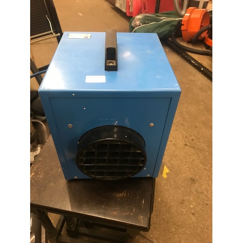 2004 - 240v heavy duty garage/site heater, seen working in room