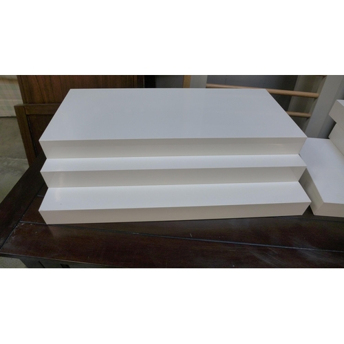 1601 - Assorted white floating shelves