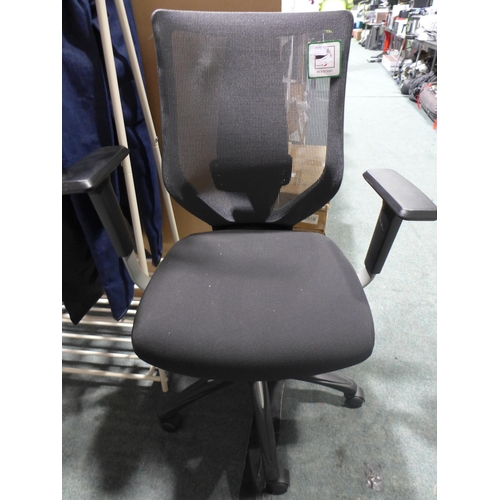 3173 - True Innovations Mesh  chair, Original RRP £109.99 + vat  278-206   * This lot is subject to vat