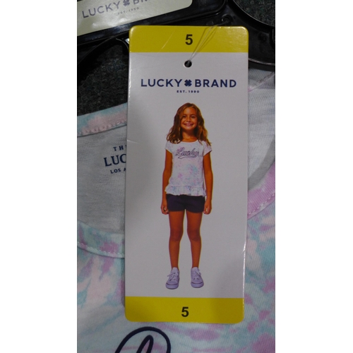 3201 - Quantity of Girls Lucky Brand shorts & T-shirt sets Mixed Size * this lot is subject to VAT