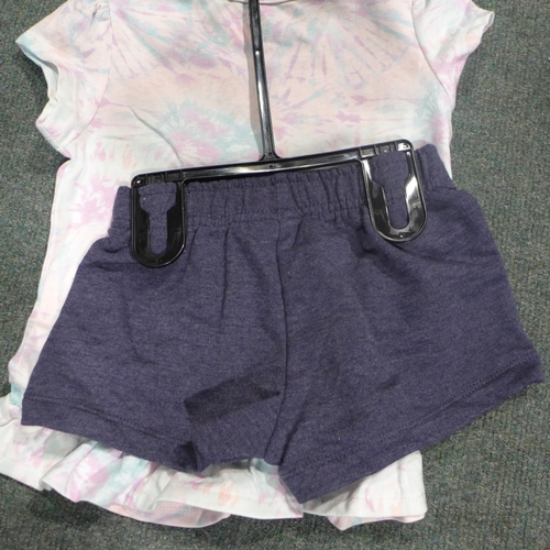 3201 - Quantity of Girls Lucky Brand shorts & T-shirt sets Mixed Size * this lot is subject to VAT