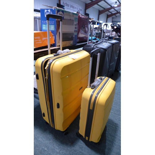 3317 - American Tourister 2pc Bon Air Dlx Yellow Suitcase Set (278-123)  * This lot is subject to vat