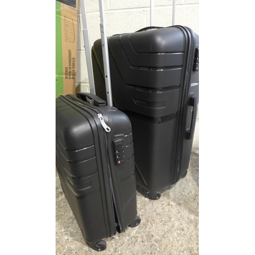 3319 - American Tourister 2pc Jet Driver Black Suitcase Set (278-203,214)  * This lot is subject to vat