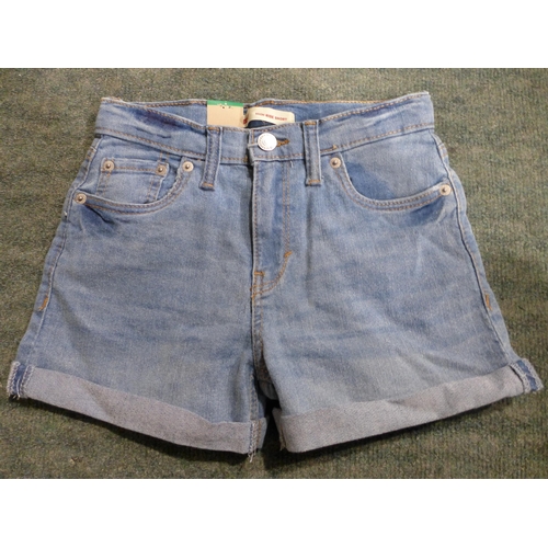 3330 - 24 Mixed sized youth denim Levi shorts * this lot is subject to VAT