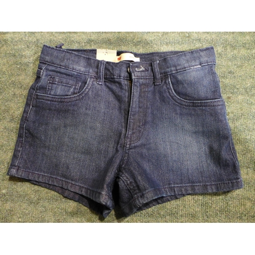 3332 - 16 Youth mixed sized Levi Navy denim shorts * this lot is subject to VAT