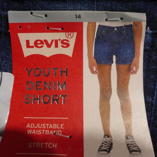 3333 - 20 Youth mixed sized Levi Navy denim shorts * this lot is subject to VAT