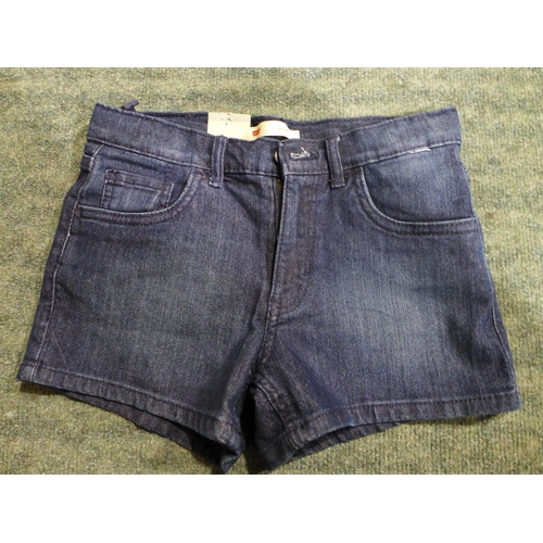 3334 - 20 Youth size 14 Levi Navy denim shorts * this lot is subject to VAT