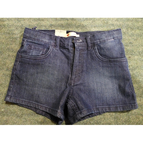 3335 - 20 Youth size 14 Levi Navy denim shorts * this lot is subject to VAT