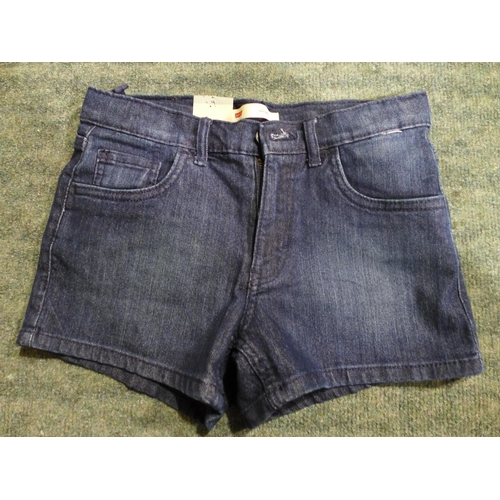 3337 - 20 Youth size 12 Levi's navy denim shorts * this lot is subject to VAT