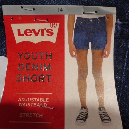 3341 - 20 Youth size 7 Levi's navy denim shorts * this lot is subject to VAT