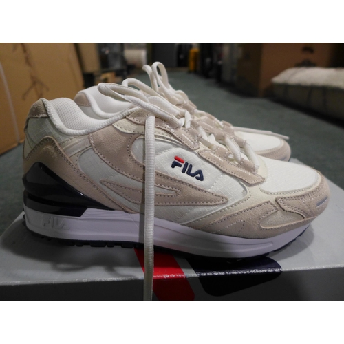 3347 - A pair of women's Fila Valado trainers (size UK 4.5) * this lot is subject to VAT