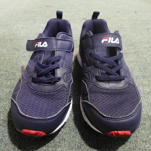 3349 - A pair of child's Fila trainers (size UK 3) * this lot is subject to VAT