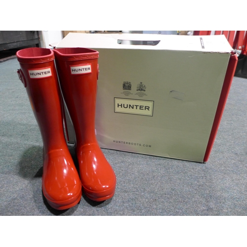 3368 - Pair of child's Red gloss Hunter Wellingtons (size UK 1) * this lot is subject to VAT