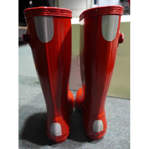 3368 - Pair of child's Red gloss Hunter Wellingtons (size UK 1) * this lot is subject to VAT