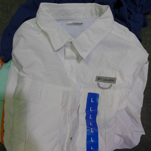 3049 - Bag of misc./mixed sized Columbia shirts * this lot is subject to VAT