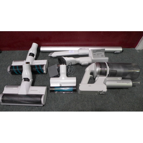 3121 - Samsung Jet 70 Complete  cleaner With Battery And Charger 278-140   * This lot is subject to vat