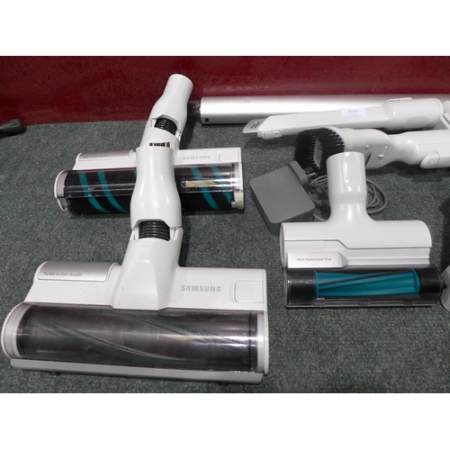 3121 - Samsung Jet 70 Complete  cleaner With Battery And Charger 278-140   * This lot is subject to vat