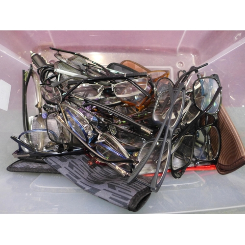 3122 - A Quantity of Reading Glasses (278-76-86) * This lot is subject to VAT