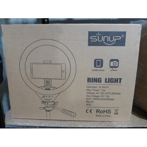 3136 - Sunup ring light and tripod (10 inch)