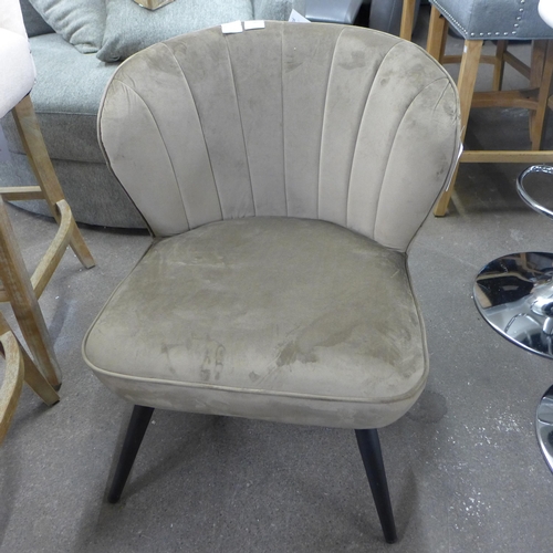 1499 - A Lydel brown shell back side chair, boxed