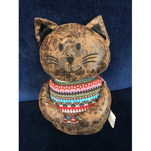 1341 - A cat in a Fairisle jumper doorstop, H 25cms (505941344334307)   #