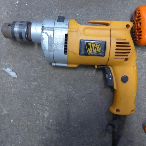 2018 - 6 x 240v corded drills - Skil, JCB, Challenge and Black and Decker - W