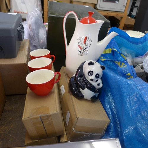 2093 - Household bundle: unused letterboxes, ceramic ornaments, Clarence coffee set and tea cups