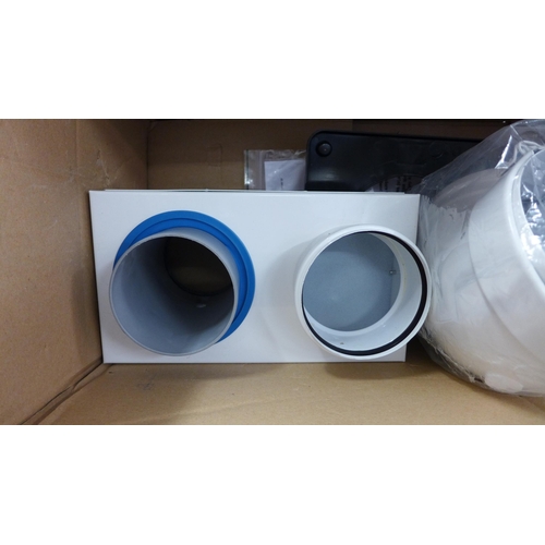 2114 - 2 boxed, unused metal flue pipes