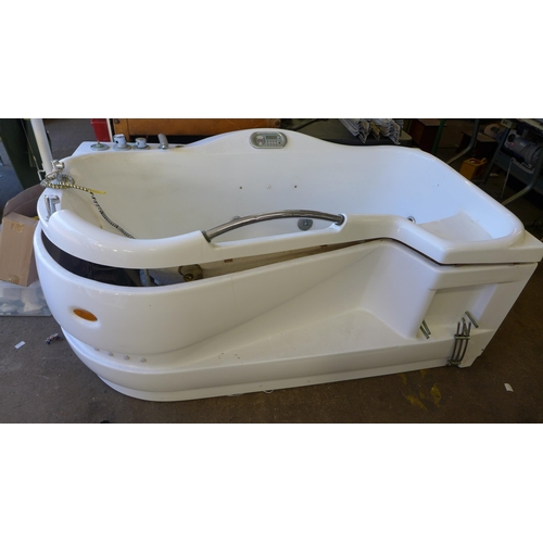 2129 - Luyisi jacuzzi bath with working pump, audio system and side panel with integral Bluetooth radio and... 