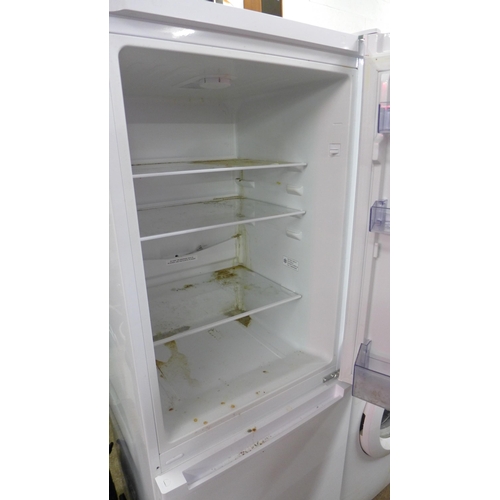 2261 - Beko 5ft tall 60/40 fridge freezer