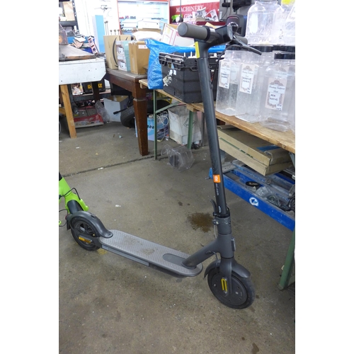 2326 - e-Scooter by Mi.com, powers on, needs full reset - Police repossession