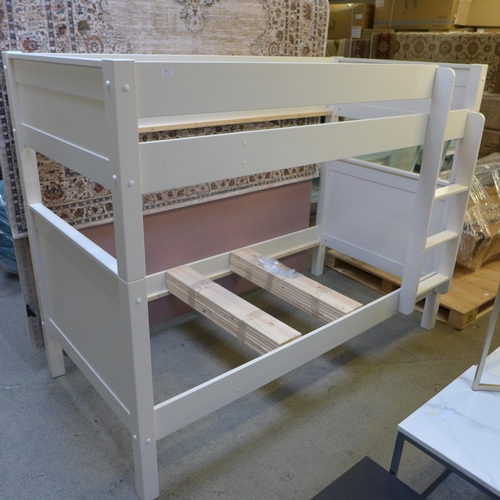 1557 - A white painted bunk bed