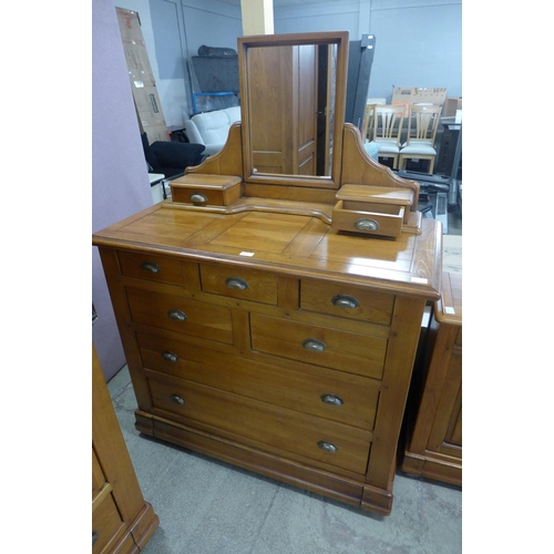 1563 - A Waring and Gillow oak dressing chest