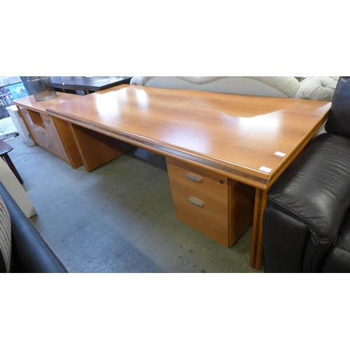 1575 - A wood effect desk, small locking chest and TV/media unit