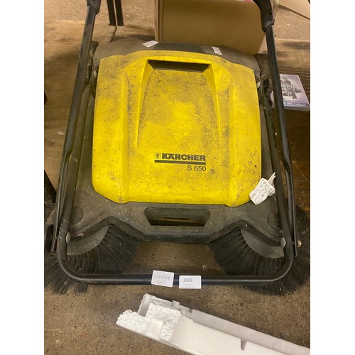 2069 - Karcher S650 floor sweeper