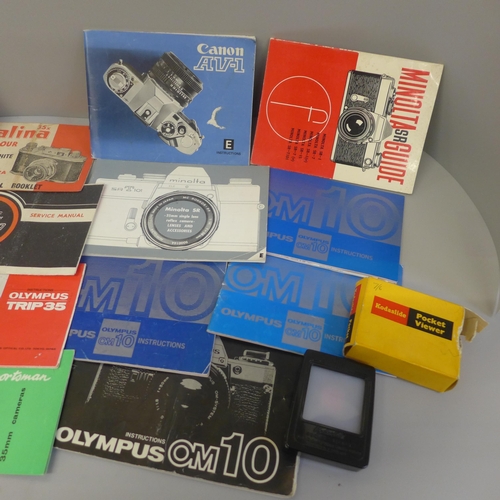 617 - A box of vintage camera booklets and a pocket viewer