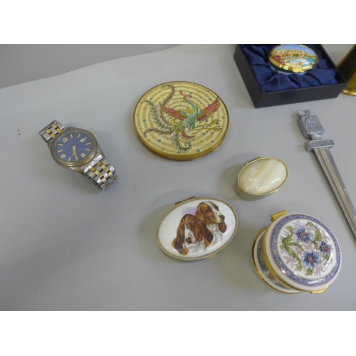 628 - A compact, trinket pots, an Edward VII medallion, City and Guilds of London Institute Technical Educ... 