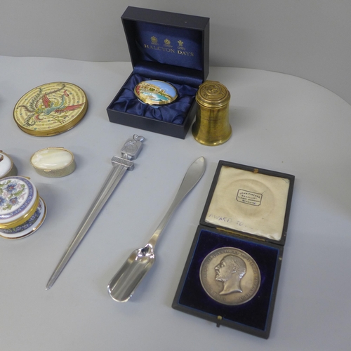 628 - A compact, trinket pots, an Edward VII medallion, City and Guilds of London Institute Technical Educ... 