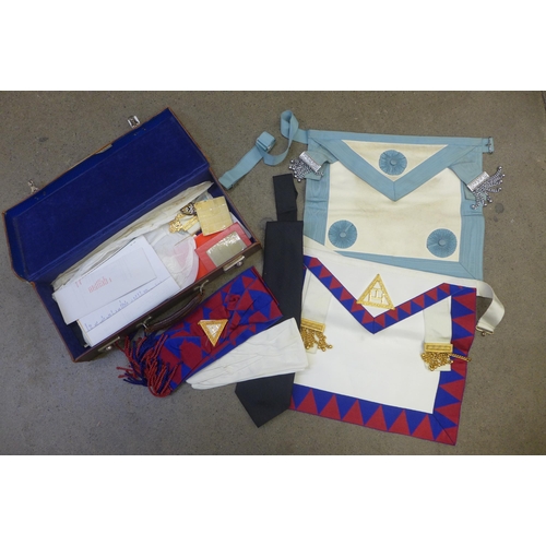 637 - Masonic regalia in a case