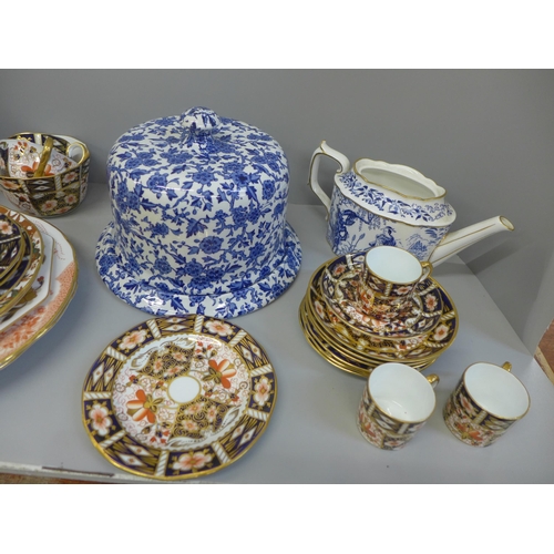 654 - Royal Crown Derby china, teapot lacking lid and a Royal Doulton figure **PLEASE NOTE THIS LOT IS NOT... 