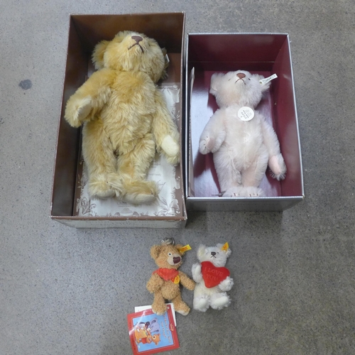 710 - Two Steiff Teddy bears and Steiff bear key rings