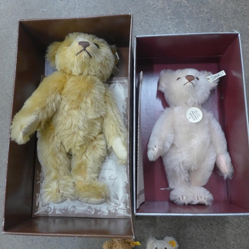 710 - Two Steiff Teddy bears and Steiff bear key rings