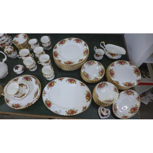 762 - A large collection of Royal Albert Old Country Roses, some seconds