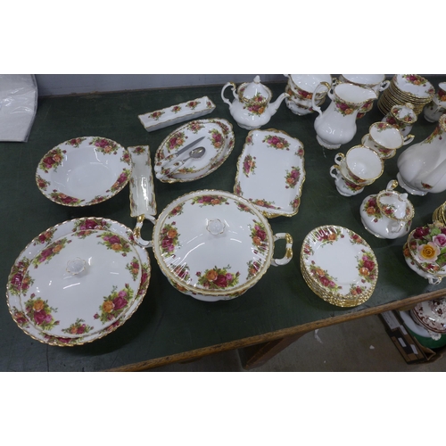 762 - A large collection of Royal Albert Old Country Roses, some seconds