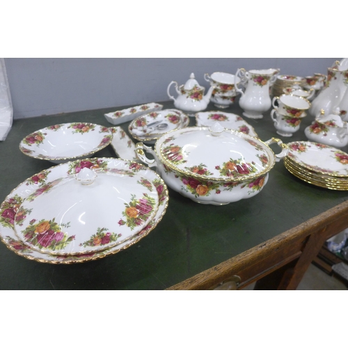 762 - A large collection of Royal Albert Old Country Roses, some seconds