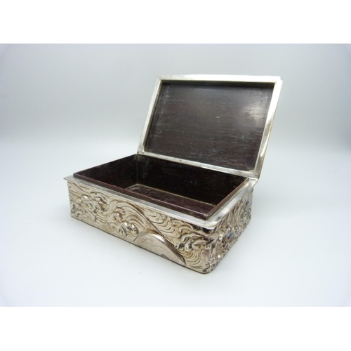 832 - A plated oriental box decorated with dragons, a/f