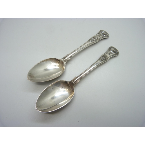 837 - A pair of silver George IV Kings pattern spoons, London 1829, 145g