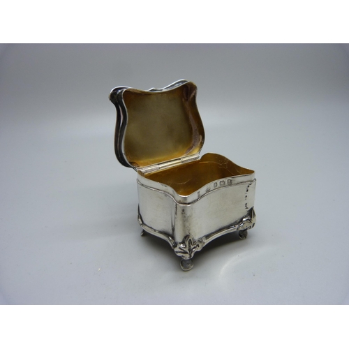 838 - A silver trinket box, Birmingham 1908, 44g, (one leg slightly out of shape)