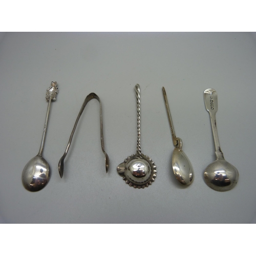 840 - A Victorian silver mustard spoon, Chester 1846, a pair of Victorian silver sugar bows, a/f, etc., 53... 